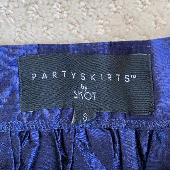 PARTYSKIRTS by SKOT. 100% Silk - Picture 3 of 4